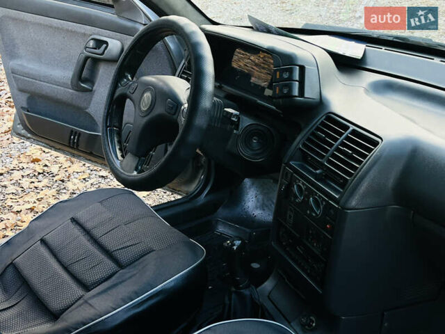 Серый ВАЗ 2110, объемом двигателя 1.6 л и пробегом 213 тыс. км за 2200 $, фото 18 на Automoto.ua