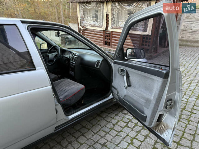 Сірий ВАЗ 2110, об'ємом двигуна 1.6 л та пробігом 123 тис. км за 1650 $, фото 12 на Automoto.ua