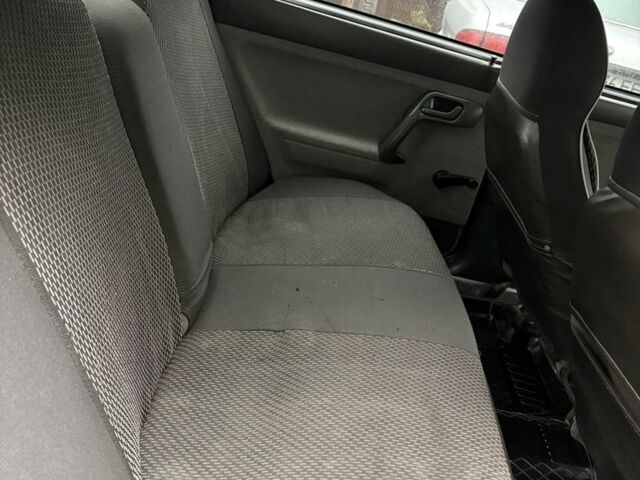 Серый ВАЗ 2110, объемом двигателя 1.6 л и пробегом 216 тыс. км за 1450 $, фото 6 на Automoto.ua