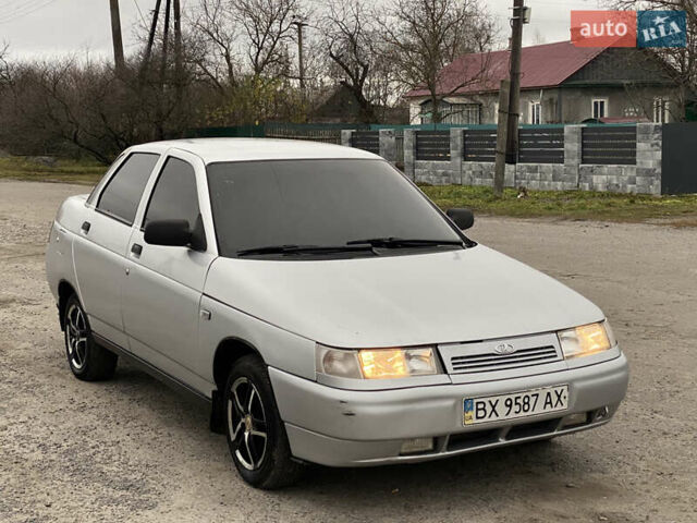 Серый ВАЗ 2110, объемом двигателя 1.6 л и пробегом 152 тыс. км за 2000 $, фото 2 на Automoto.ua