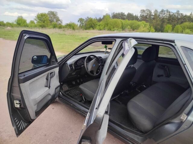 Сірий ВАЗ 2110, об'ємом двигуна 1.6 л та пробігом 170 тис. км за 1600 $, фото 6 на Automoto.ua