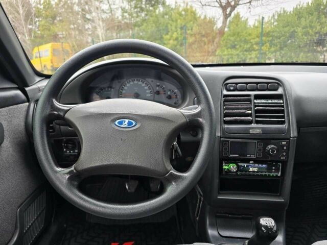 Сірий ВАЗ 2110, об'ємом двигуна 1.6 л та пробігом 194 тис. км за 2299 $, фото 13 на Automoto.ua