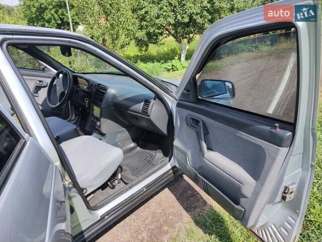 Сірий ВАЗ 2110, об'ємом двигуна 1.6 л та пробігом 130 тис. км за 3000 $, фото 12 на Automoto.ua