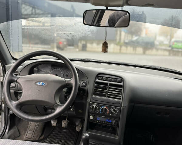 Серый ВАЗ 2110, объемом двигателя 1.6 л и пробегом 159 тыс. км за 1999 $, фото 9 на Automoto.ua