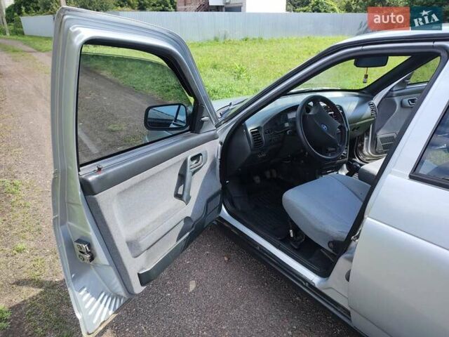 Сірий ВАЗ 2110, об'ємом двигуна 1.6 л та пробігом 130 тис. км за 3000 $, фото 10 на Automoto.ua