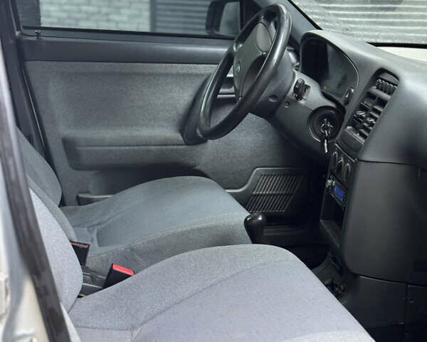 Сірий ВАЗ 2110, об'ємом двигуна 1.6 л та пробігом 160 тис. км за 1600 $, фото 10 на Automoto.ua