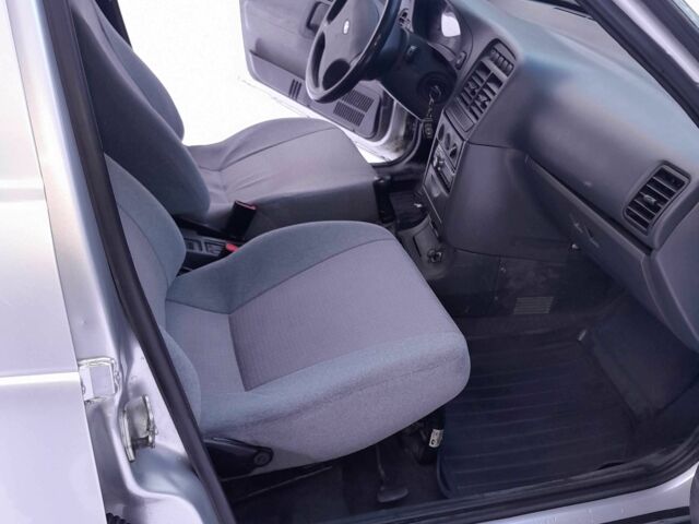 Серый ВАЗ 2110, объемом двигателя 1.6 л и пробегом 57 тыс. км за 3100 $, фото 11 на Automoto.ua