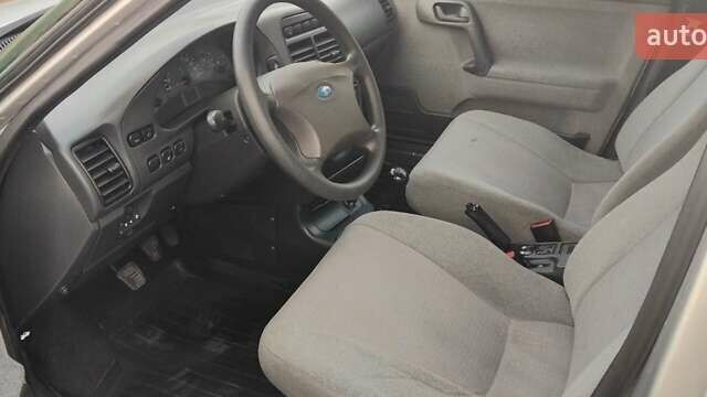 Серый ВАЗ 2110, объемом двигателя 1.6 л и пробегом 90 тыс. км за 3200 $, фото 4 на Automoto.ua