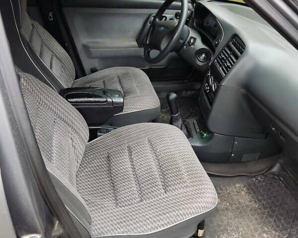 Серый ВАЗ 2110, объемом двигателя 1.6 л и пробегом 82 тыс. км за 3200 $, фото 6 на Automoto.ua