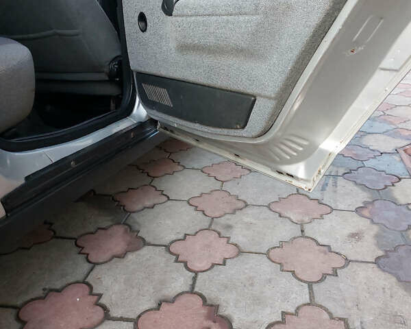 Серый ВАЗ 2110, объемом двигателя 1.6 л и пробегом 237 тыс. км за 2900 $, фото 15 на Automoto.ua