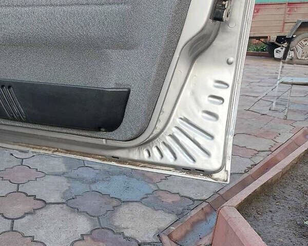 Серый ВАЗ 2110, объемом двигателя 1.6 л и пробегом 237 тыс. км за 2900 $, фото 13 на Automoto.ua