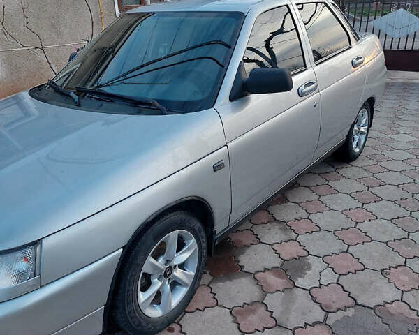 Серый ВАЗ 2110, объемом двигателя 1.6 л и пробегом 237 тыс. км за 2900 $, фото 3 на Automoto.ua