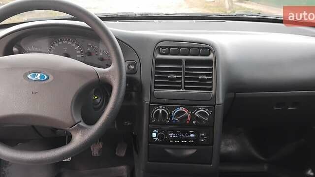 Серый ВАЗ 2110, объемом двигателя 1.6 л и пробегом 90 тыс. км за 3200 $, фото 7 на Automoto.ua