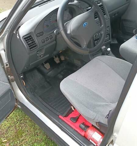 Серый ВАЗ 2110, объемом двигателя 1.6 л и пробегом 111 тыс. км за 2992 $, фото 5 на Automoto.ua