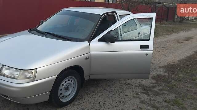 Серый ВАЗ 2110, объемом двигателя 1.6 л и пробегом 90 тыс. км за 3200 $, фото 1 на Automoto.ua