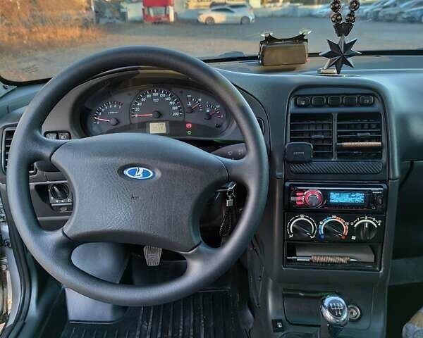 Серый ВАЗ 2110, объемом двигателя 1.5 л и пробегом 147 тыс. км за 2900 $, фото 5 на Automoto.ua