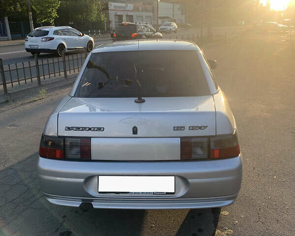 Серый ВАЗ 2110, объемом двигателя 1.6 л и пробегом 205 тыс. км за 2700 $, фото 1 на Automoto.ua