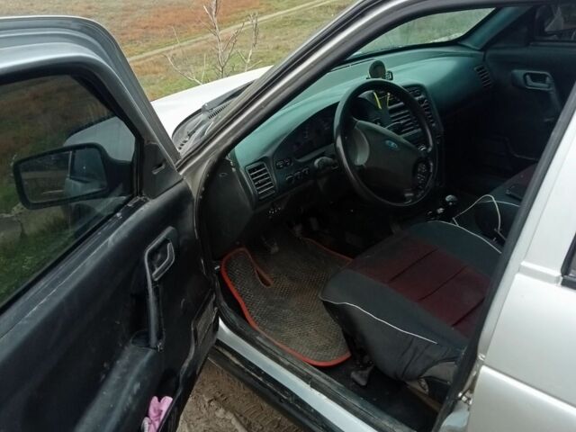 Серый ВАЗ 2110, объемом двигателя 1.6 л и пробегом 183 тыс. км за 1550 $, фото 3 на Automoto.ua