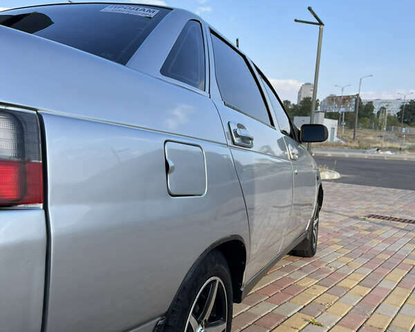 Серый ВАЗ 2110, объемом двигателя 1.6 л и пробегом 271 тыс. км за 2400 $, фото 5 на Automoto.ua