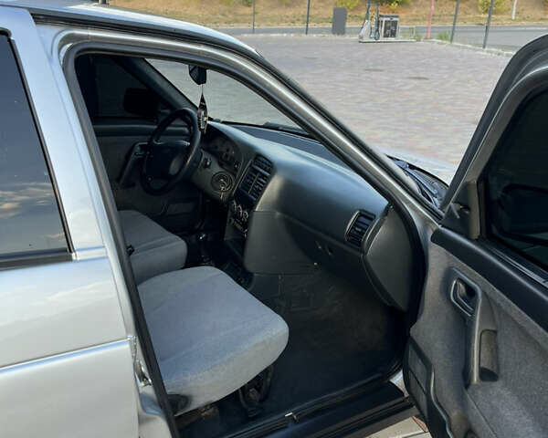 Серый ВАЗ 2110, объемом двигателя 1.6 л и пробегом 271 тыс. км за 2400 $, фото 8 на Automoto.ua