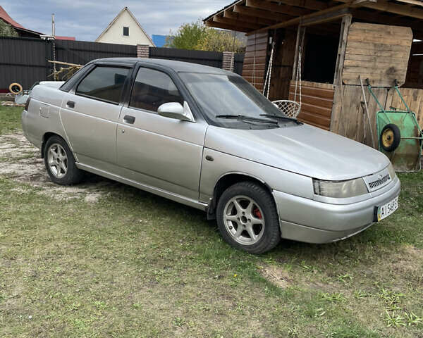 Серый ВАЗ 2110, объемом двигателя 1.6 л и пробегом 250 тыс. км за 1500 $, фото 1 на Automoto.ua