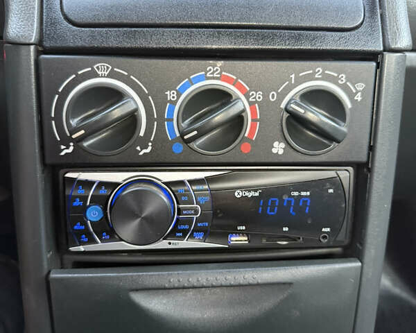 Сірий ВАЗ 2110, об'ємом двигуна 1.6 л та пробігом 77 тис. км за 2750 $, фото 21 на Automoto.ua