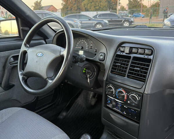 Сірий ВАЗ 2110, об'ємом двигуна 1.6 л та пробігом 77 тис. км за 2750 $, фото 19 на Automoto.ua