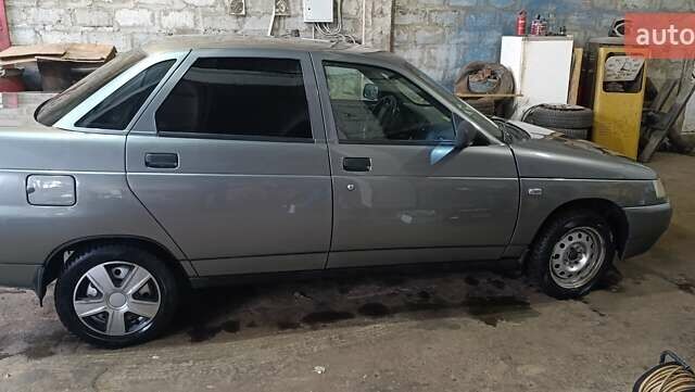 Серый ВАЗ 2110, объемом двигателя 1.6 л и пробегом 230 тыс. км за 2600 $, фото 3 на Automoto.ua