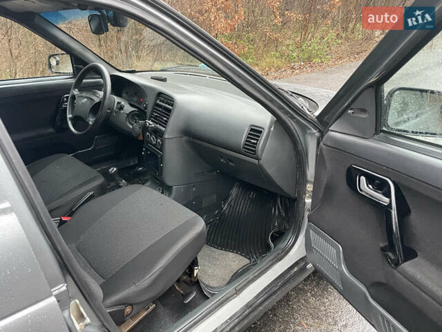 Сірий ВАЗ 2110, об'ємом двигуна 1.6 л та пробігом 175 тис. км за 1750 $, фото 4 на Automoto.ua