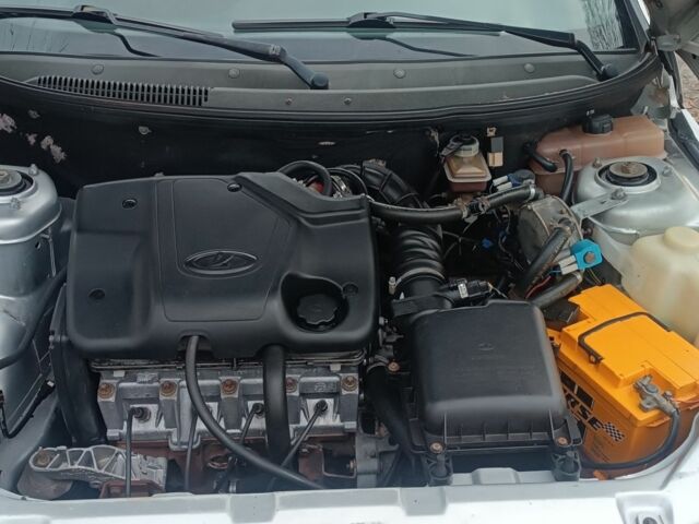 Серый ВАЗ 2110, объемом двигателя 1.6 л и пробегом 220 тыс. км за 2600 $, фото 5 на Automoto.ua