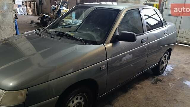 Серый ВАЗ 2110, объемом двигателя 1.6 л и пробегом 230 тыс. км за 2600 $, фото 4 на Automoto.ua