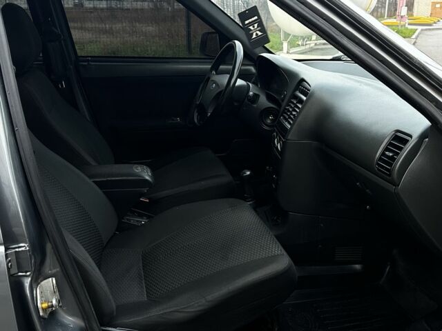 Сірий ВАЗ 2110, об'ємом двигуна 1.6 л та пробігом 200 тис. км за 2800 $, фото 13 на Automoto.ua