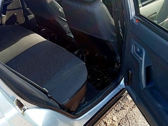 Сірий ВАЗ 2110, об'ємом двигуна 1.6 л та пробігом 100 тис. км за 3350 $, фото 12 на Automoto.ua