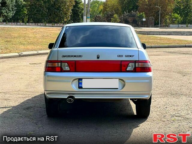Серый ВАЗ 2110, объемом двигателя 16 л и пробегом 60 тыс. км за 4200 $, фото 4 на Automoto.ua