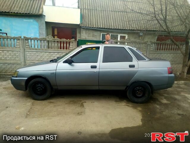 Серый ВАЗ 2110, объемом двигателя 1.6 л и пробегом 170 тыс. км за 2000 $, фото 2 на Automoto.ua