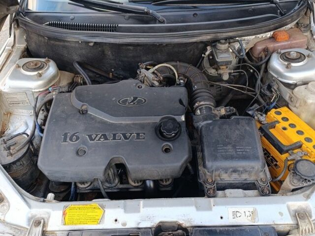 Серый ВАЗ 2110, объемом двигателя 1 л и пробегом 490 тыс. км за 1550 $, фото 7 на Automoto.ua