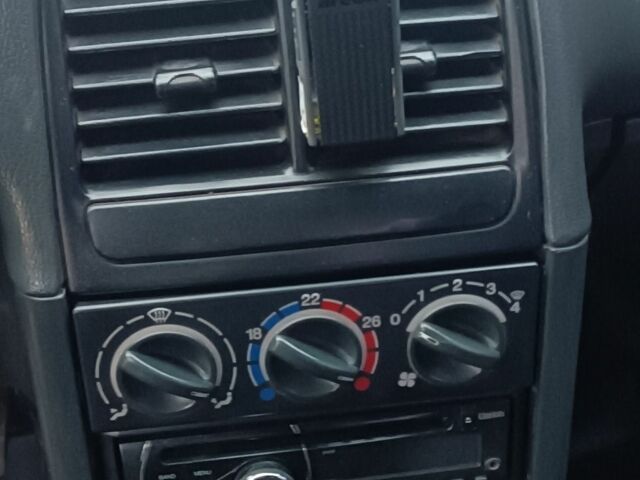 Серый ВАЗ 2110, объемом двигателя 1.6 л и пробегом 220 тыс. км за 2600 $, фото 4 на Automoto.ua