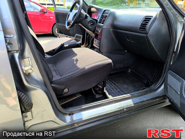 Серый ВАЗ 2110, объемом двигателя 1.6 л и пробегом 33 тыс. км за 3500 $, фото 8 на Automoto.ua