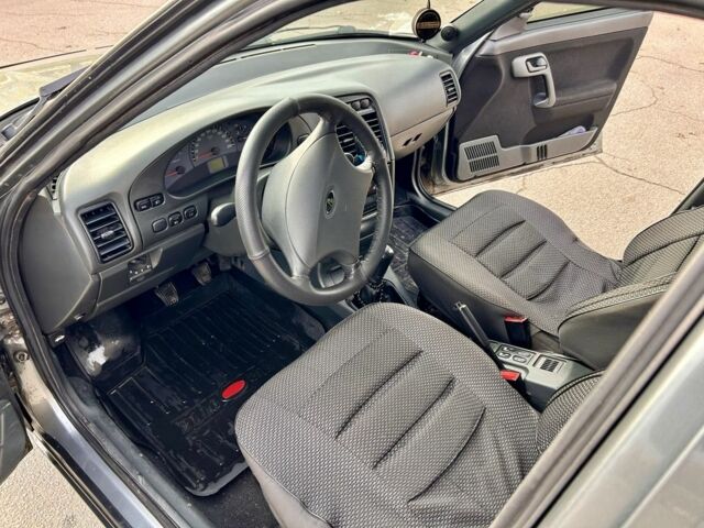 Сірий ВАЗ 2110, об'ємом двигуна 1.6 л та пробігом 87 тис. км за 3000 $, фото 5 на Automoto.ua