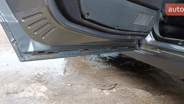 Серый ВАЗ 2110, объемом двигателя 1.6 л и пробегом 230 тыс. км за 2600 $, фото 12 на Automoto.ua