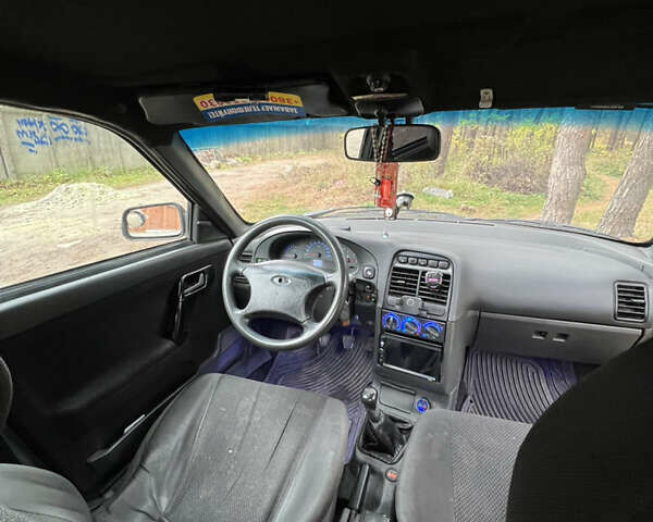 Серый ВАЗ 2110, объемом двигателя 1.6 л и пробегом 258 тыс. км за 1500 $, фото 4 на Automoto.ua