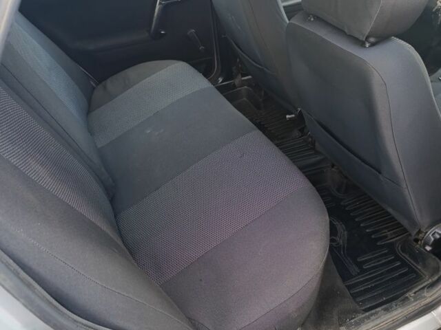 Серый ВАЗ 2110, объемом двигателя 1 л и пробегом 490 тыс. км за 1550 $, фото 2 на Automoto.ua