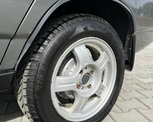 Сірий ВАЗ 2110, об'ємом двигуна 1.6 л та пробігом 141 тис. км за 2800 $, фото 13 на Automoto.ua