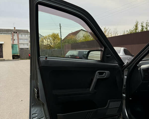 Сірий ВАЗ 2110, об'ємом двигуна 1.6 л та пробігом 190 тис. км за 2650 $, фото 33 на Automoto.ua