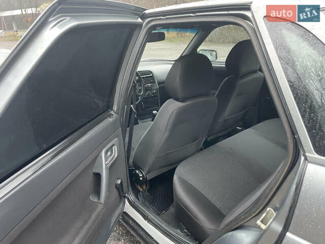 Сірий ВАЗ 2110, об'ємом двигуна 1.6 л та пробігом 175 тис. км за 1750 $, фото 6 на Automoto.ua