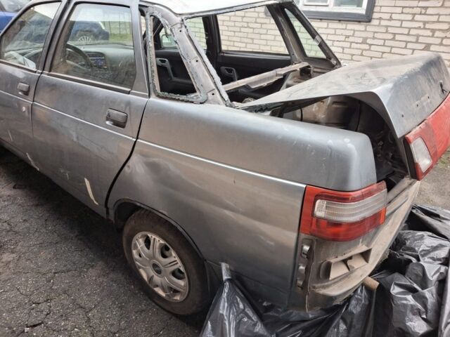 Серый ВАЗ 2110, объемом двигателя 1.6 л и пробегом 120 тыс. км за 829 $, фото 3 на Automoto.ua