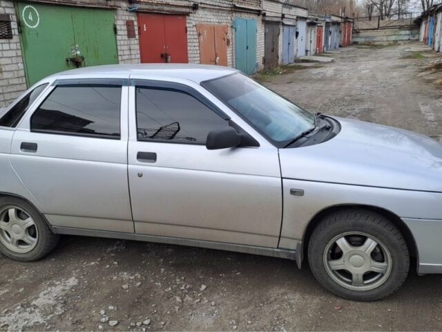 Серый ВАЗ 2110, объемом двигателя 1.6 л и пробегом 69 тыс. км за 3700 $, фото 2 на Automoto.ua