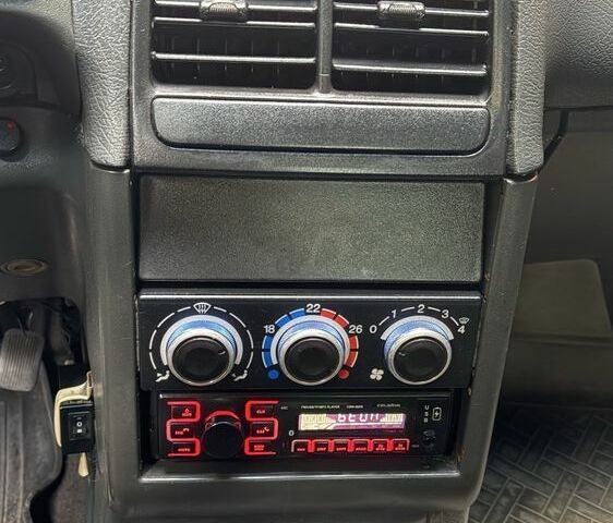 Сірий ВАЗ 2110, об'ємом двигуна 1.6 л та пробігом 300 тис. км за 1300 $, фото 9 на Automoto.ua
