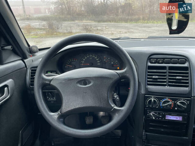 Серый ВАЗ 2110, объемом двигателя 1.6 л и пробегом 250 тыс. км за 2699 $, фото 7 на Automoto.ua