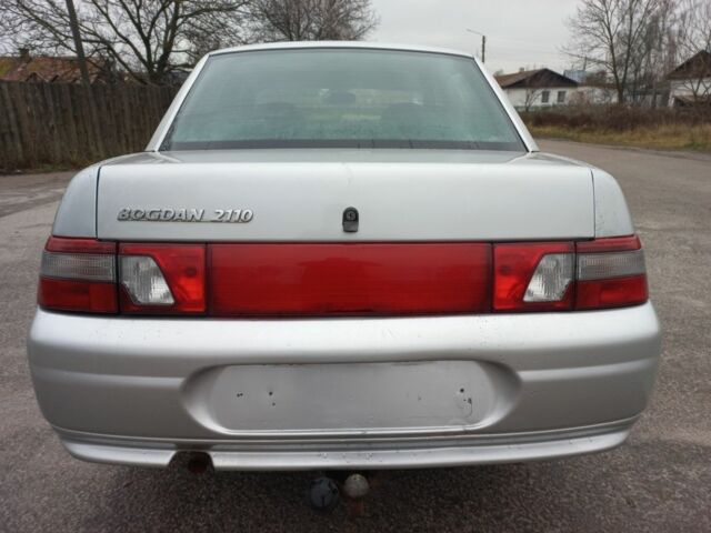 Серый ВАЗ 2110, объемом двигателя 0 л и пробегом 88 тыс. км за 2950 $, фото 5 на Automoto.ua